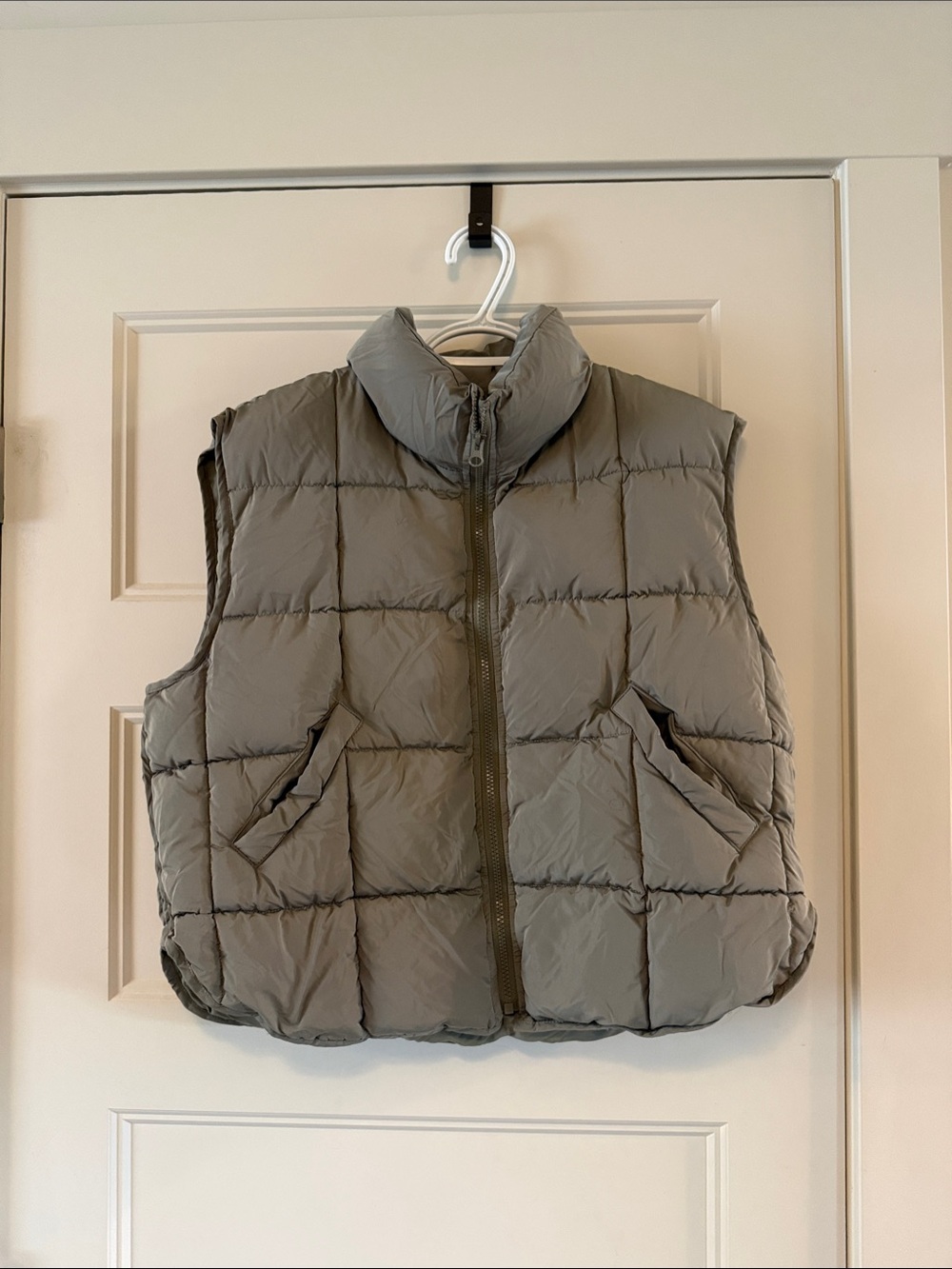 Quilted Puffer Vest in Light Gray
